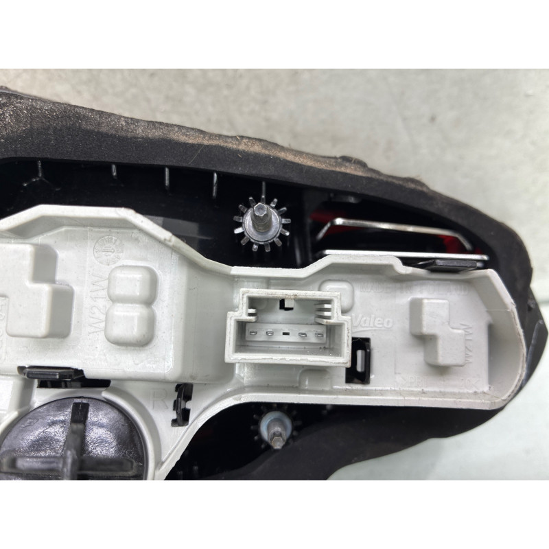 Feu arriere secondaire droit (feux) VOLKSWAGEN GOLF 7 Photo n°4