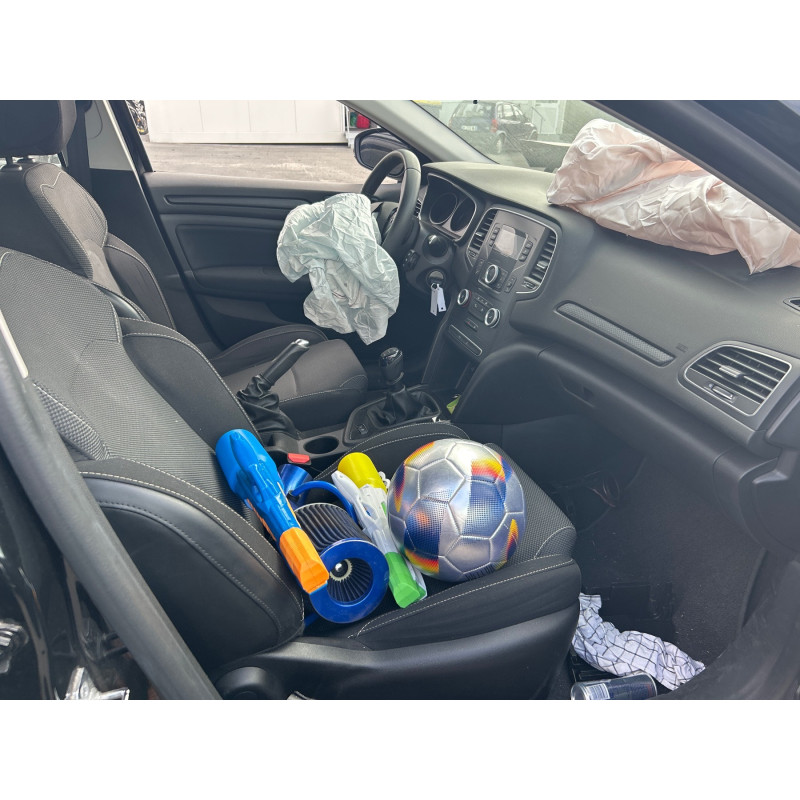 RENAULT MEGANE 4 PHASE 1 1.2i - 16V TURBO TCE 100 Photo n°4