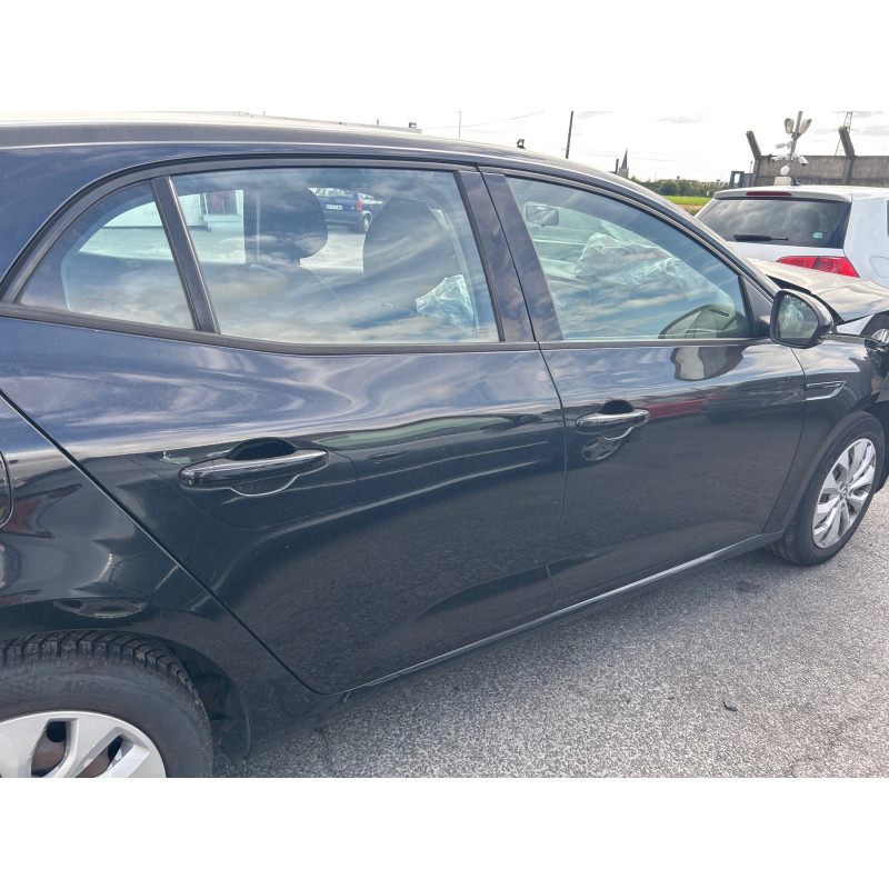 RENAULT MEGANE 4 PHASE 1 1.2i - 16V TURBO TCE 100 Photo n°9