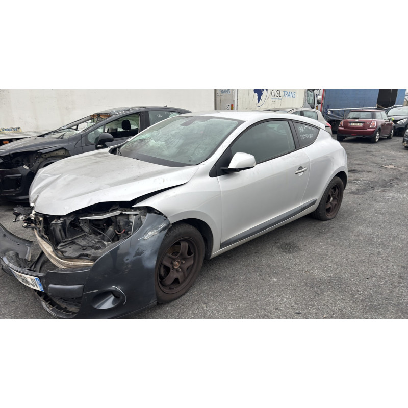 Trappe d'essence RENAULT MEGANE 3 Photo n°4