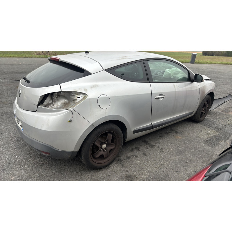 Trappe d'essence RENAULT MEGANE 3 Photo n°10