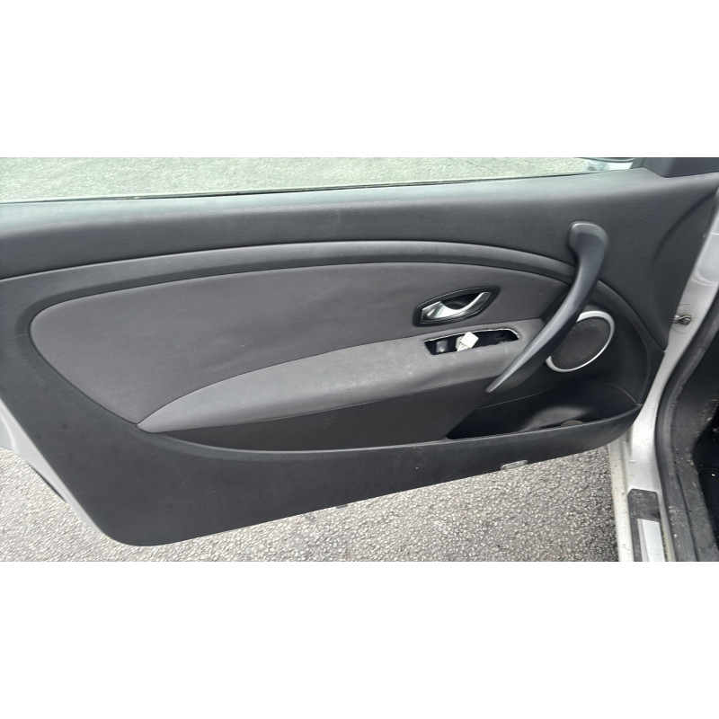 Trappe d'essence RENAULT MEGANE 3 Photo n°12
