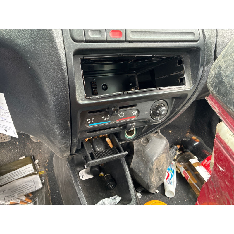 Pretensionneur de ceinture avant droit CITROEN SAXO Photo n°19
