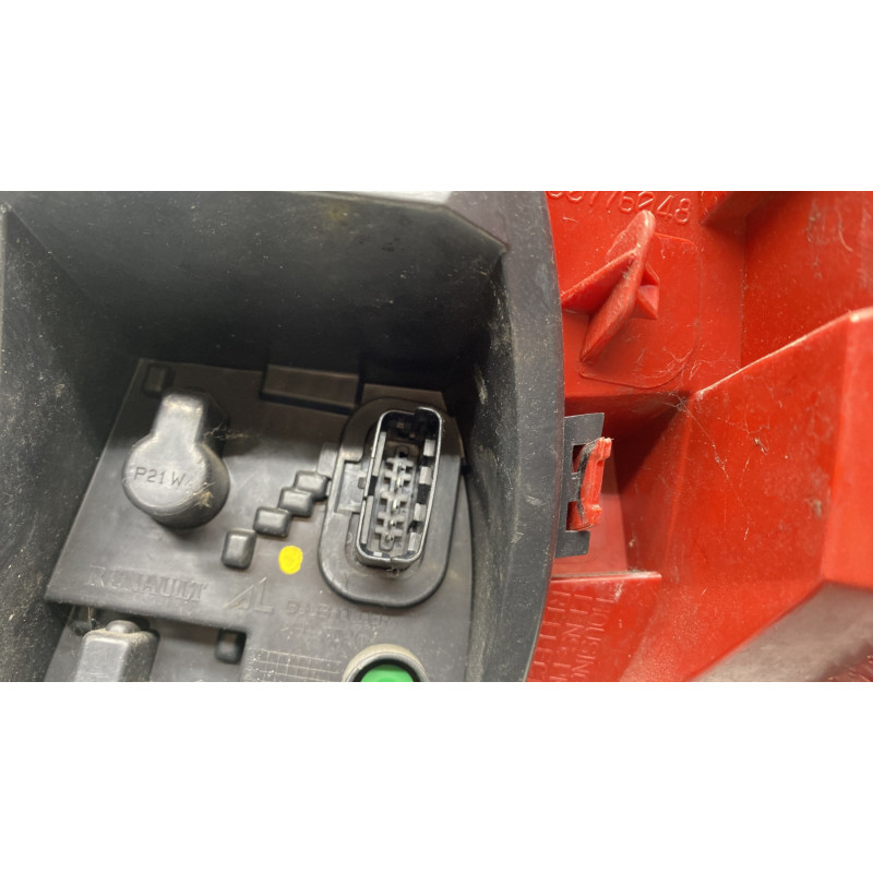 Feu arriere principal gauche (feux) RENAULT CLIO 3 Photo n°4