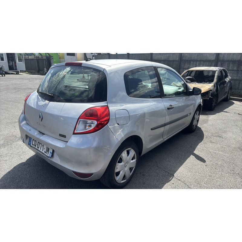Feu arriere principal gauche (feux) RENAULT CLIO 3 Photo n°7