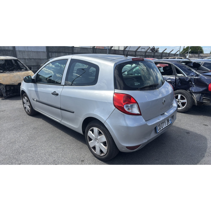 Feu arriere principal gauche (feux) RENAULT CLIO 3 Photo n°8