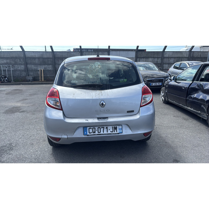 Feu arriere principal gauche (feux) RENAULT CLIO 3 Photo n°9