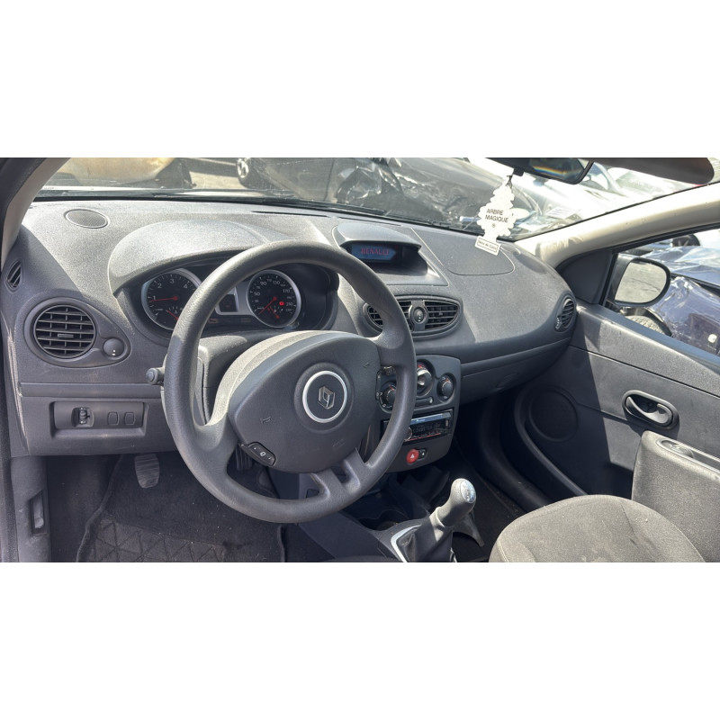 Feu arriere principal gauche (feux) RENAULT CLIO 3 Photo n°15