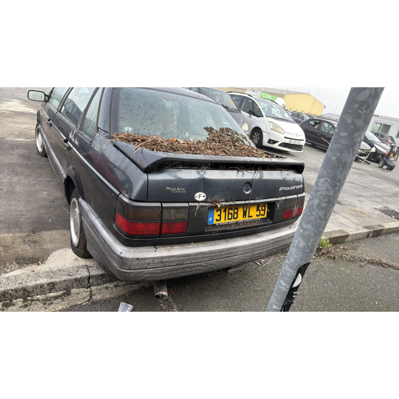 Feu arriere secondaire gauche (feux) VOLKSWAGEN PASSAT 3 Photo n°10