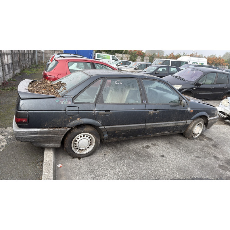 Feu arriere secondaire gauche (feux) VOLKSWAGEN PASSAT 3 Photo n°12