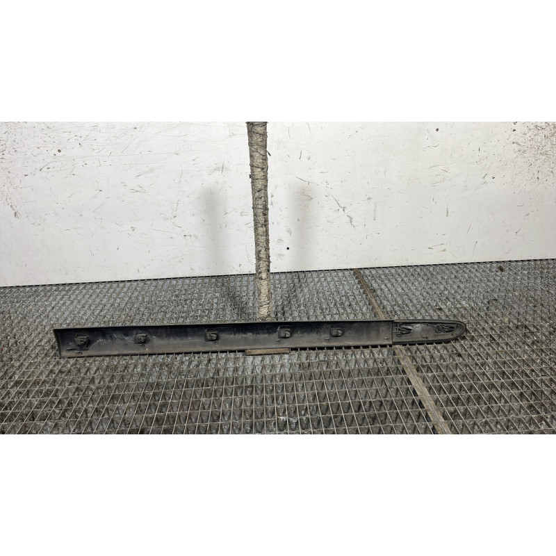 Baguette de porte avant gauche RENAULT CLIO 2 CAMPUS Photo n°4