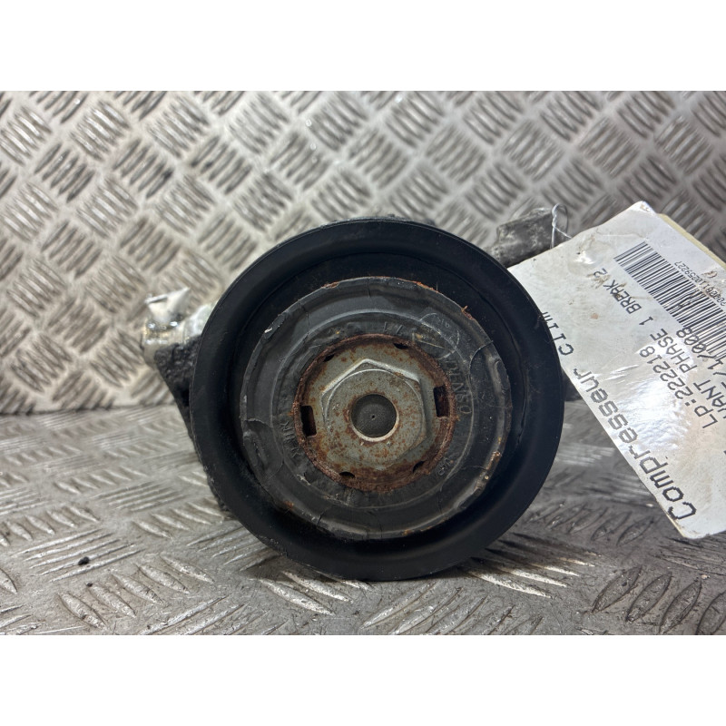 Compresseur clim AUDI A4 3 Photo n°4