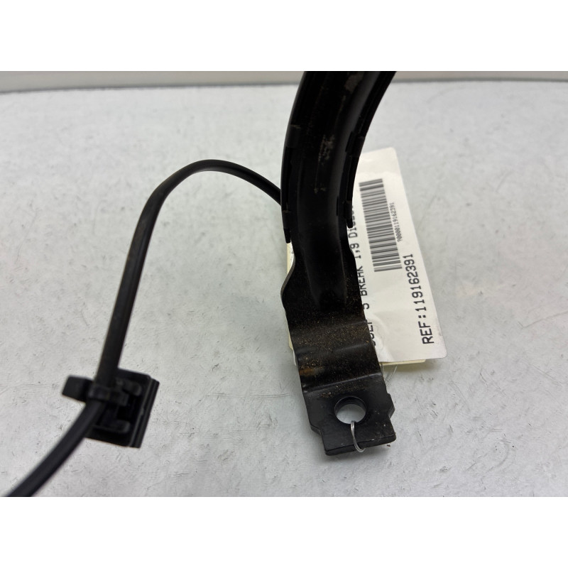 Attache ceinture avant droit VOLKSWAGEN GOLF 5 Photo n°4