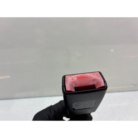 Attache ceinture avant gauche VOLKSWAGEN GOLF 5 Photo n°1