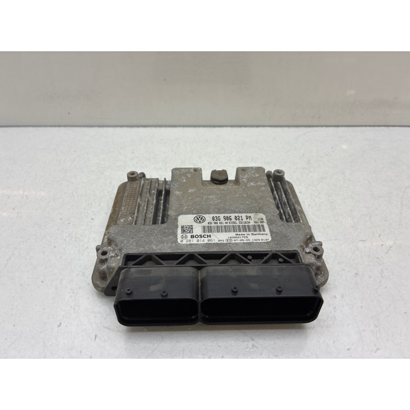 Calculateur moteur VOLKSWAGEN GOLF 5 Photo n°3