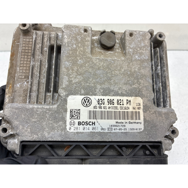 Calculateur moteur VOLKSWAGEN GOLF 5 Photo n°4