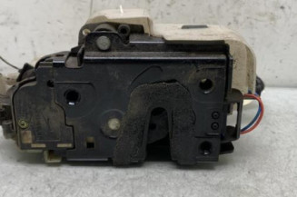 Serrure avant droit VOLKSWAGEN POLO 4