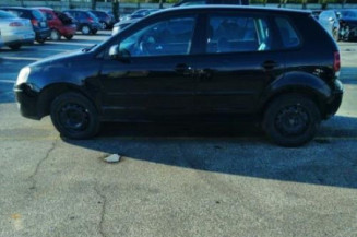 Serrure avant droit VOLKSWAGEN POLO 4