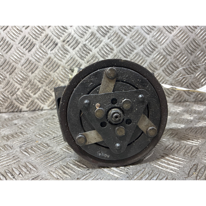 Compresseur clim CITROEN C4 1 Photo n°3