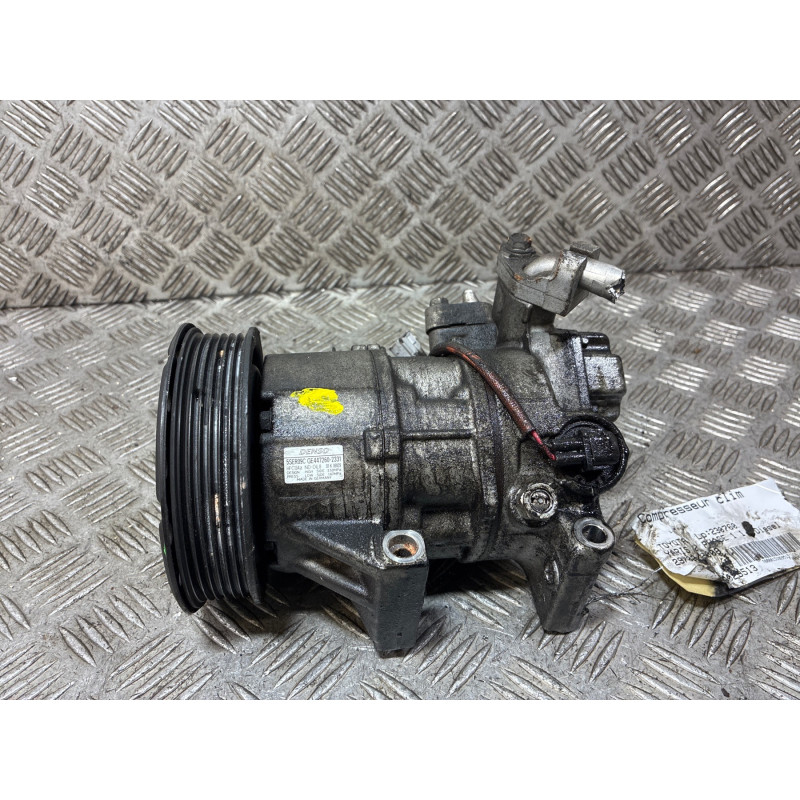 Compresseur clim TOYOTA YARIS 2 Photo n°2