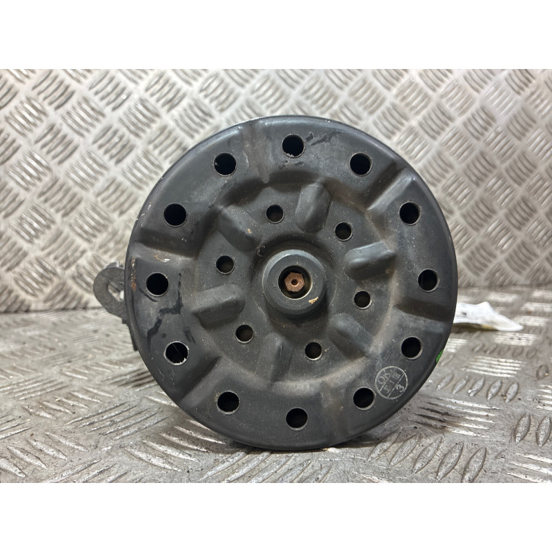 Compresseur clim TOYOTA YARIS 2 Photo n°3