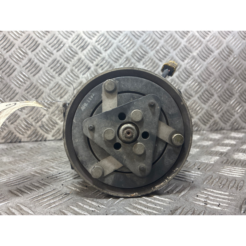 Compresseur clim CITROEN C4 1 Photo n°5