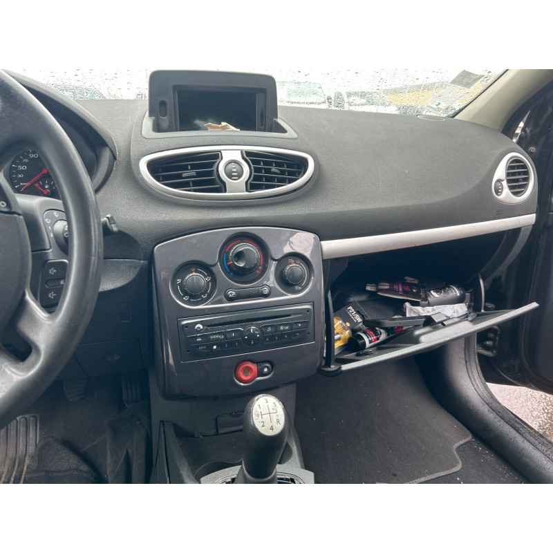 Anti brouillard arriere droit RENAULT CLIO 3 Photo n°6