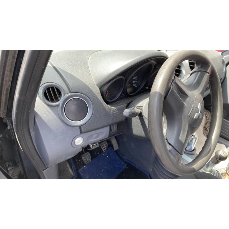 Feu arriere secondaire droit (feux) MITSUBISHI COLT 6 Photo n°10