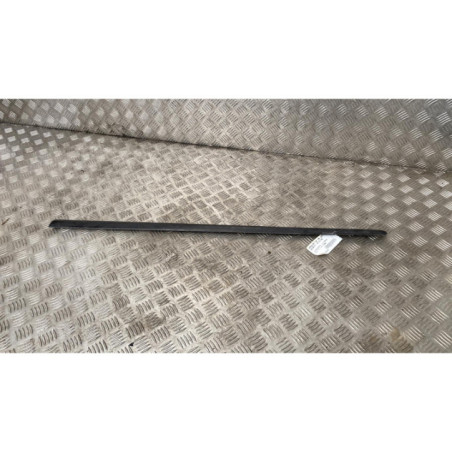 Baguette de porte avant droite VOLKSWAGEN GOLF 5 Photo n°1