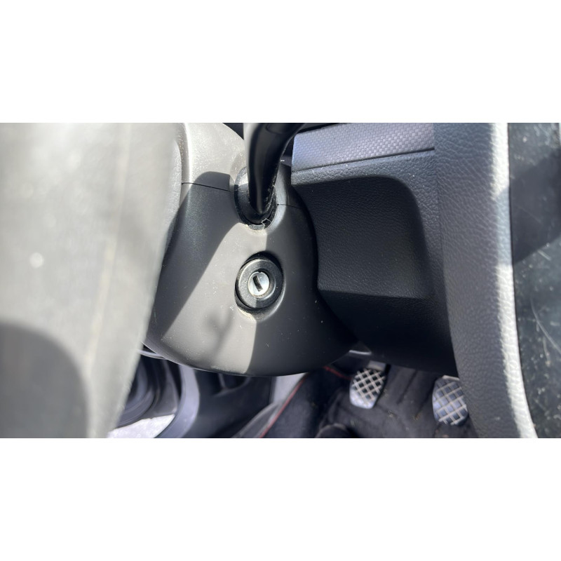 Feu arriere secondaire gauche (feux) VOLKSWAGEN GOLF 5 Photo n°4