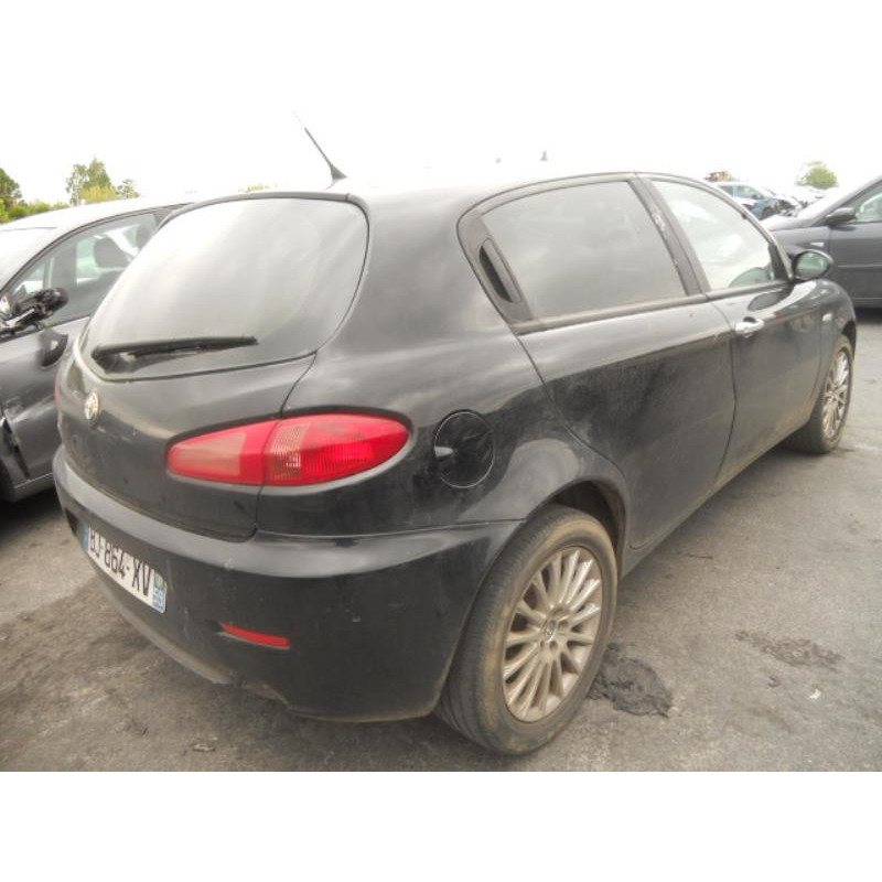 Feu arriere secondaire droit (feux) ALFA ROMEO 147 Photo n°7