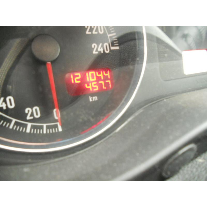 Feu arriere secondaire droit (feux) ALFA ROMEO 147 Photo n°9