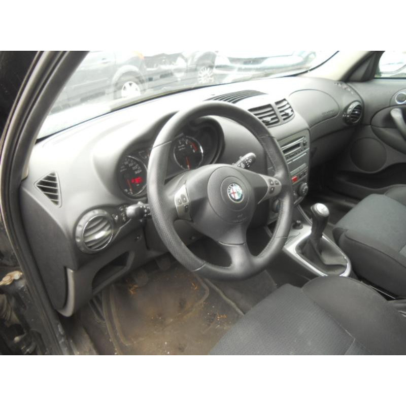 Feu arriere secondaire droit (feux) ALFA ROMEO 147 Photo n°10