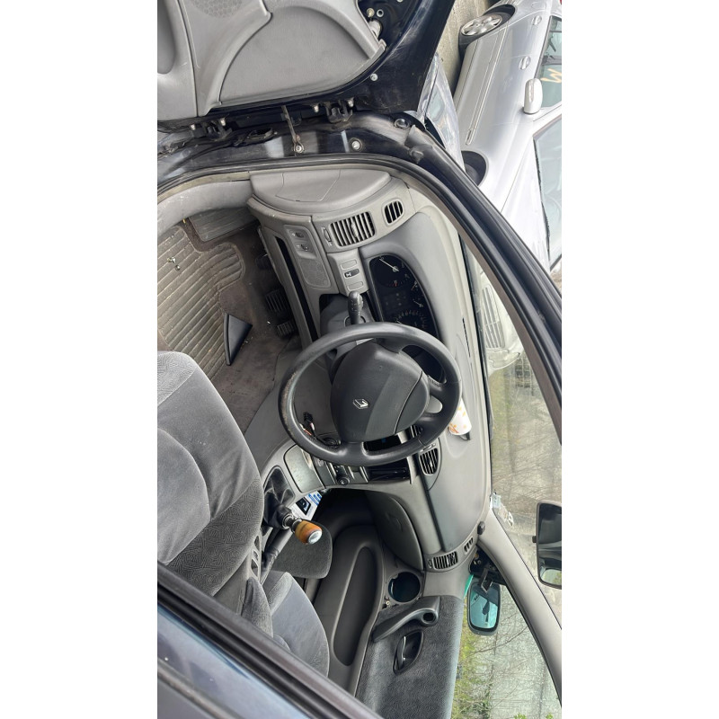 Feu arriere secondaire gauche (feux) RENAULT LAGUNA 2 Photo n°9
