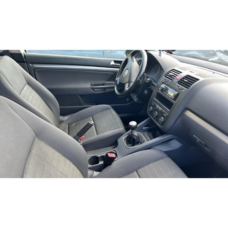 Feu arriere secondaire gauche (feux) VOLKSWAGEN GOLF 5 Photo n°9