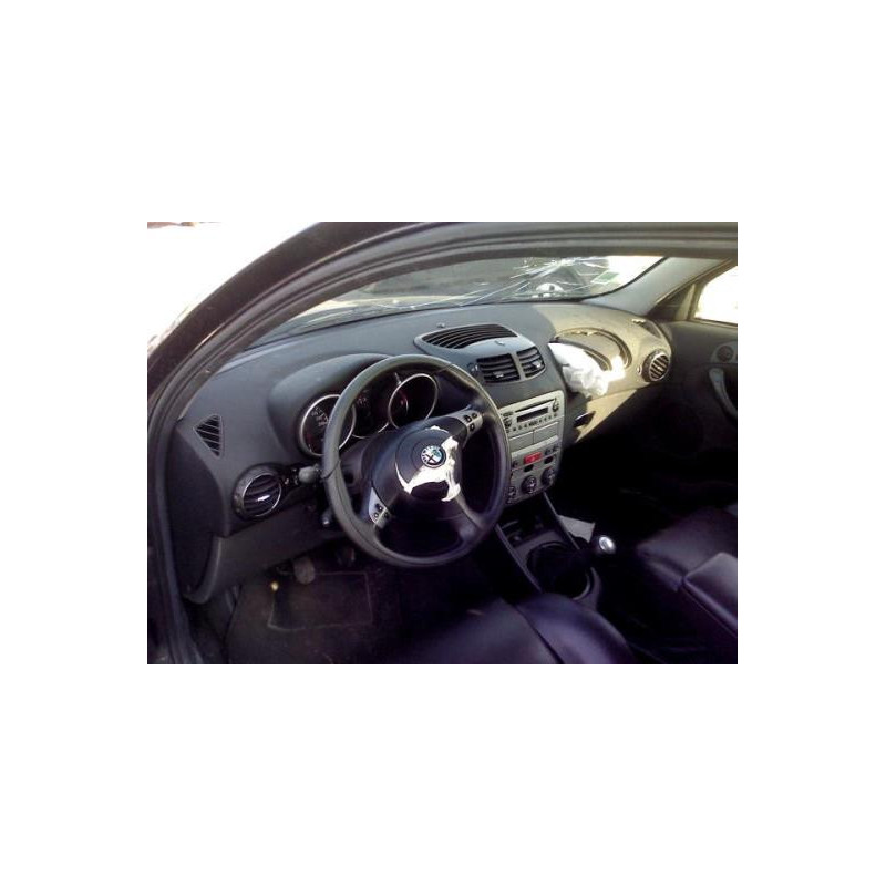 Feu arriere secondaire droit (feux) ALFA ROMEO 147 Photo n°4