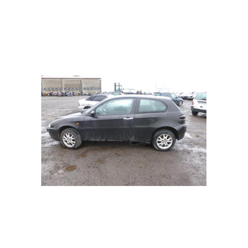 Feu arriere secondaire droit (feux) ALFA ROMEO 147 Photo n°9