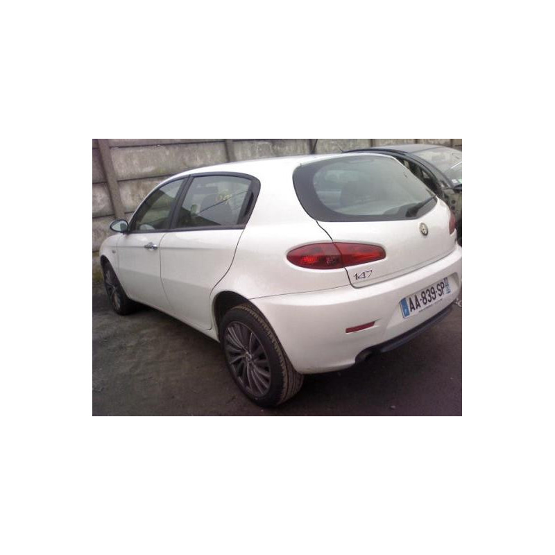 Feu arriere secondaire gauche (feux) ALFA ROMEO 147 Photo n°9