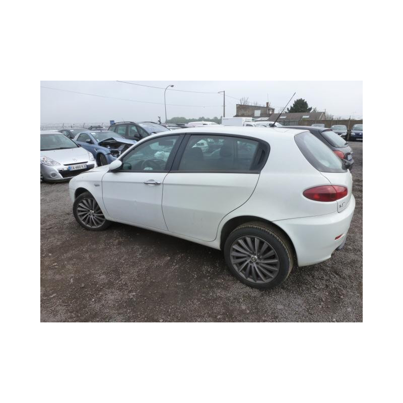 Feu arriere secondaire gauche (feux) ALFA ROMEO 147 Photo n°12