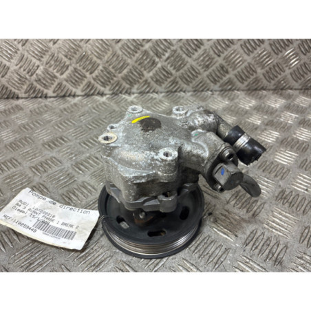 Pompe de direction AUDI A4 3 Photo n°1