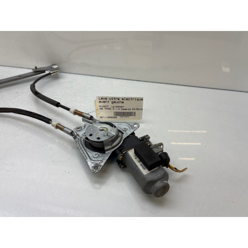Leve vitre electrique avant gauche PEUGEOT 306 Photo n°7