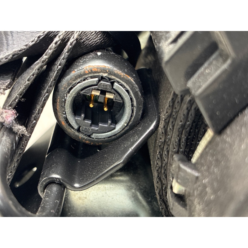 Pretensionneur de ceinture avant droit RENAULT MEGANE 3 Photo n°5