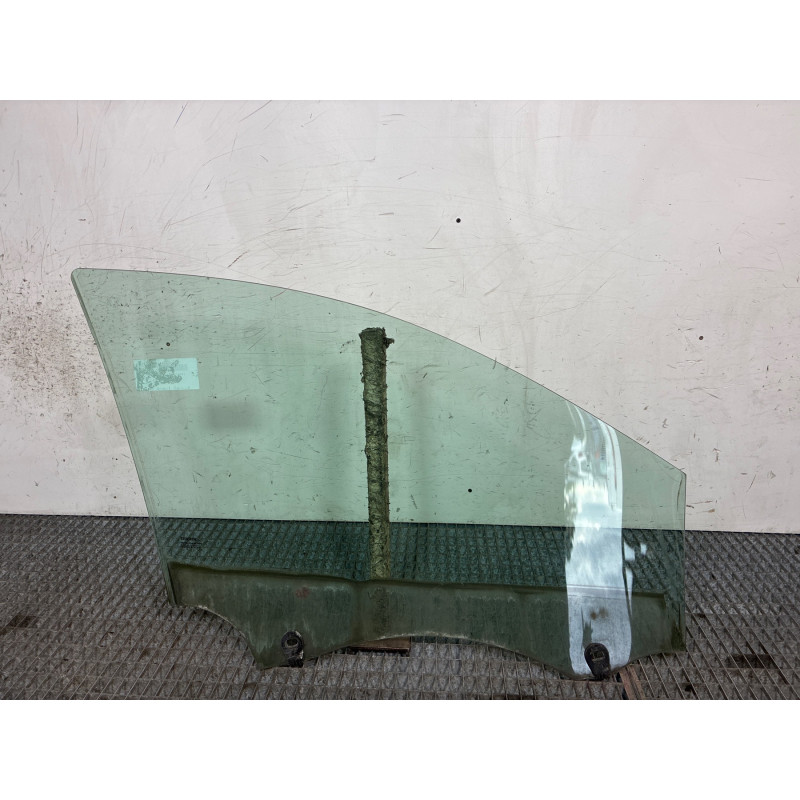 Vitre avant gauche RENAULT CLIO 3 Photo n°3