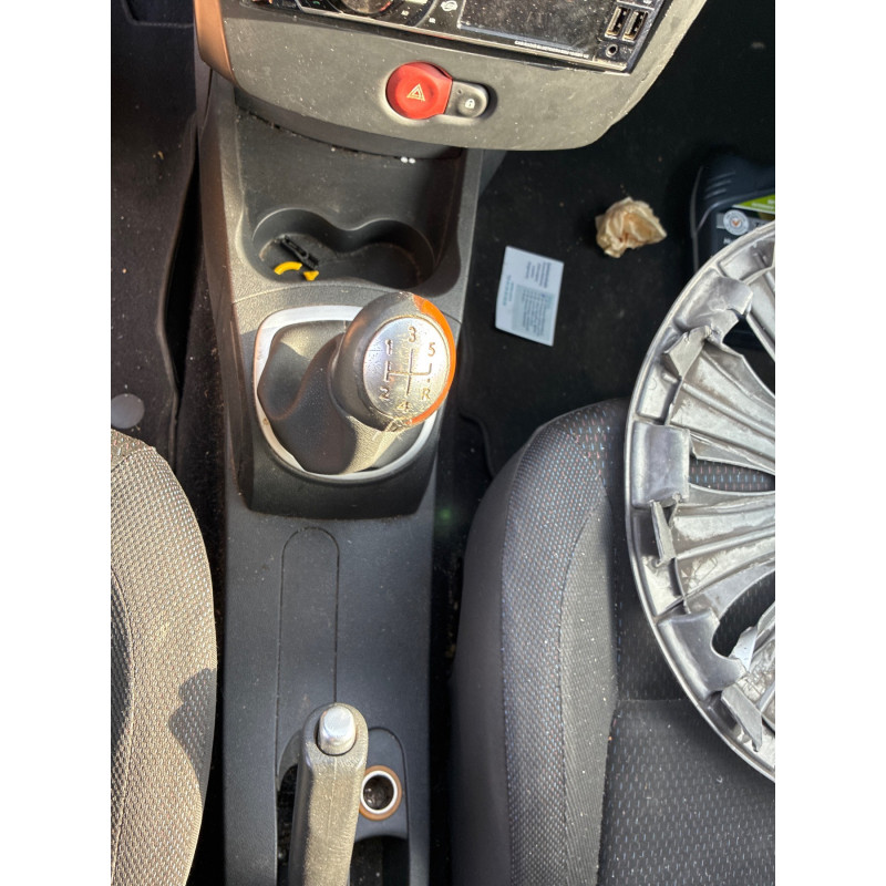 Vitre avant gauche RENAULT CLIO 3 Photo n°14