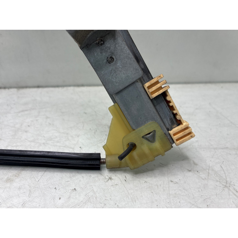 Leve vitre electrique avant gauche RENAULT CLIO 2 Photo n°8