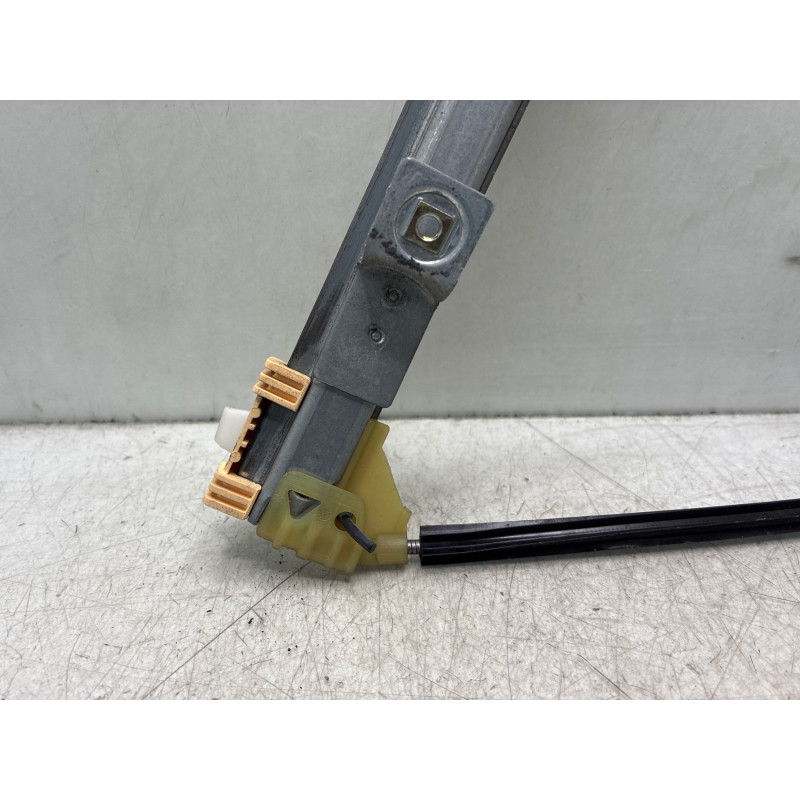 Leve vitre electrique avant droit RENAULT CLIO 2 Photo n°1