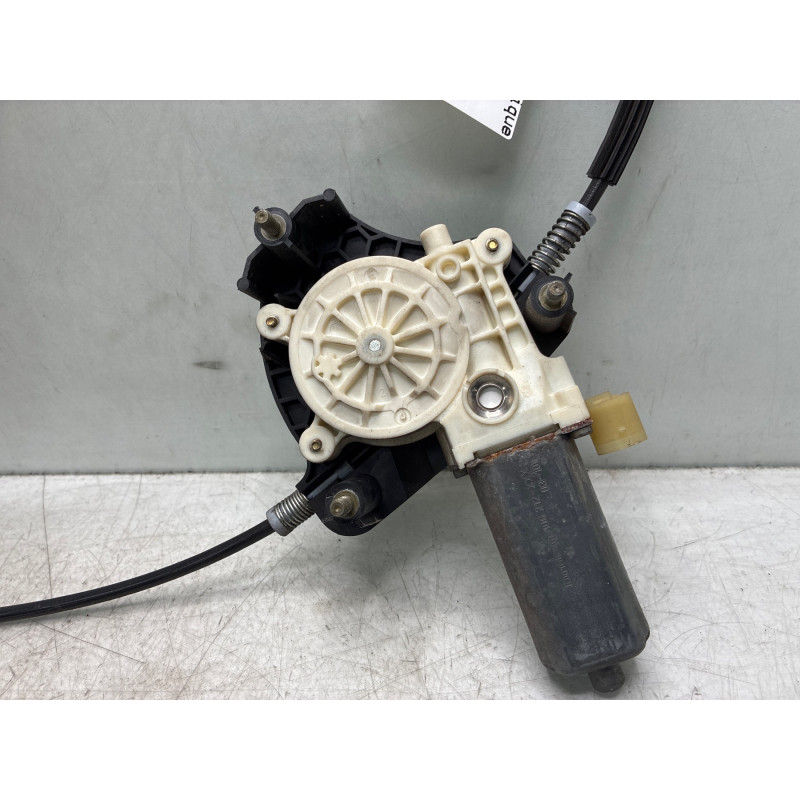 Leve vitre electrique avant droit RENAULT CLIO 2 Photo n°4