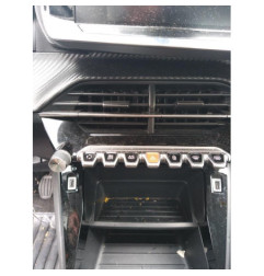 Vitre arriere gauche PEUGEOT 208 2