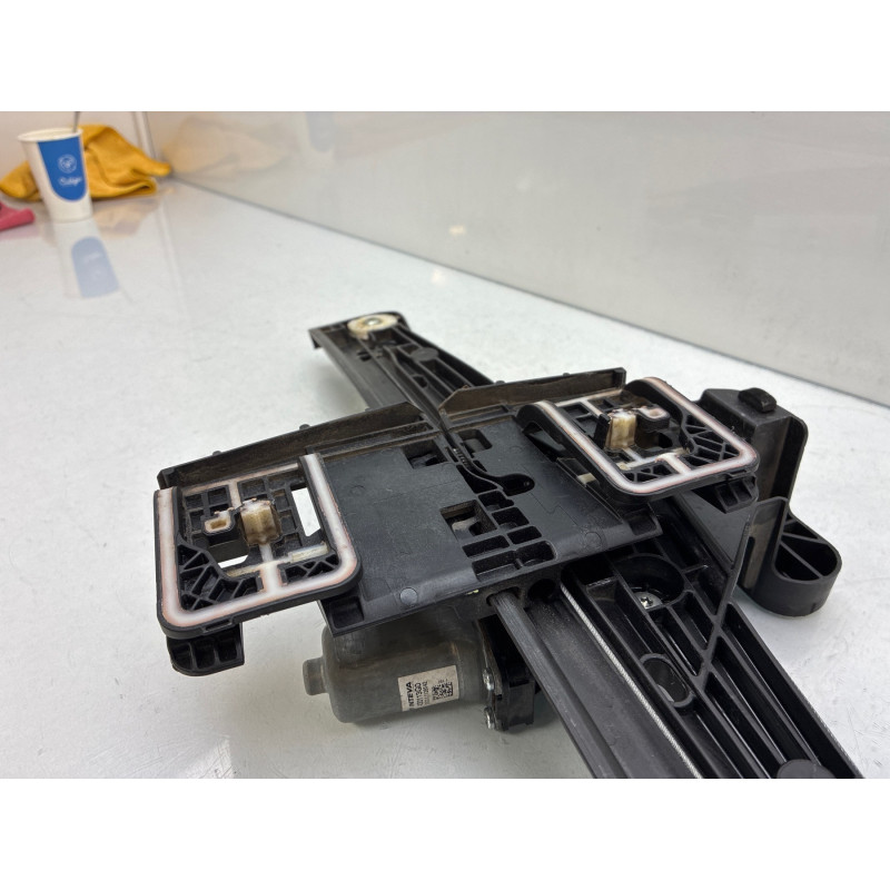 Leve vitre electrique arriere gauche PEUGEOT 208 2 Photo n°4