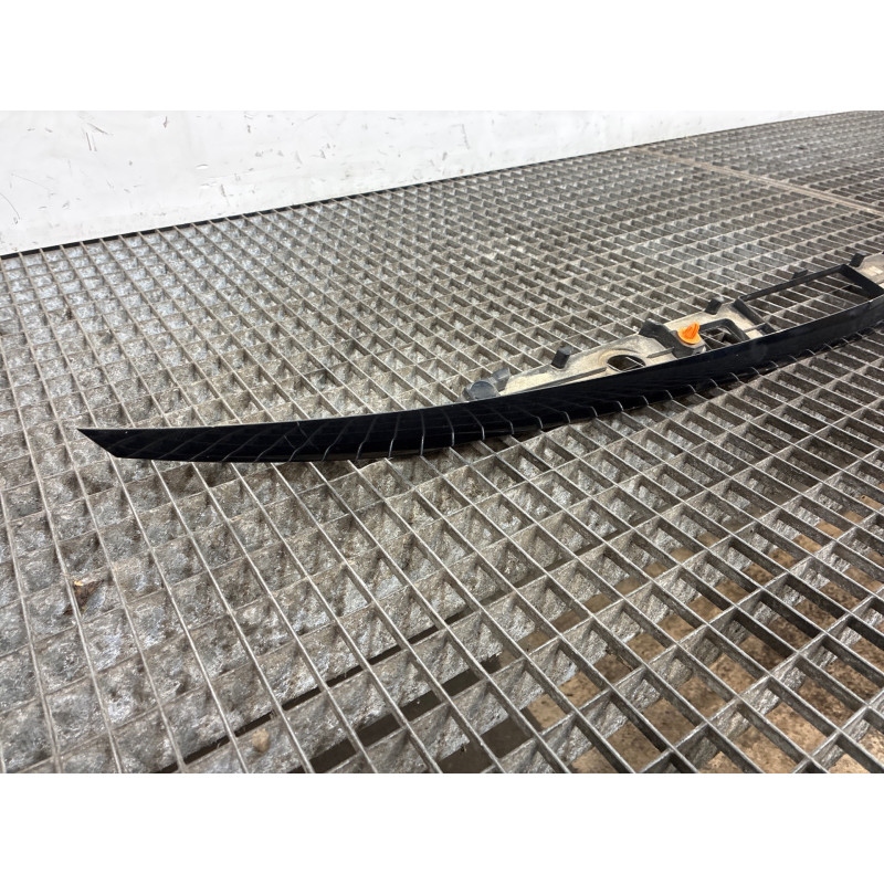 Baguette de coffre MERCEDES CLASSE C 205 Photo n°3